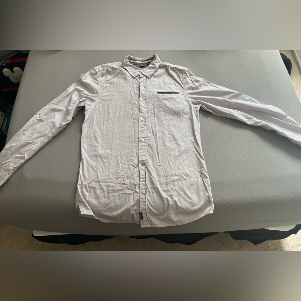 Men’s dress up shirt great condition size small.